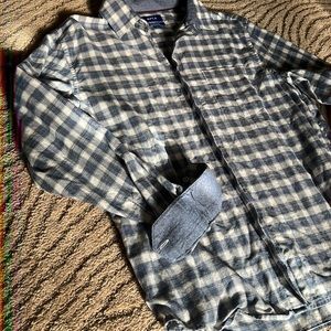 Long sleeve button down shirt size L